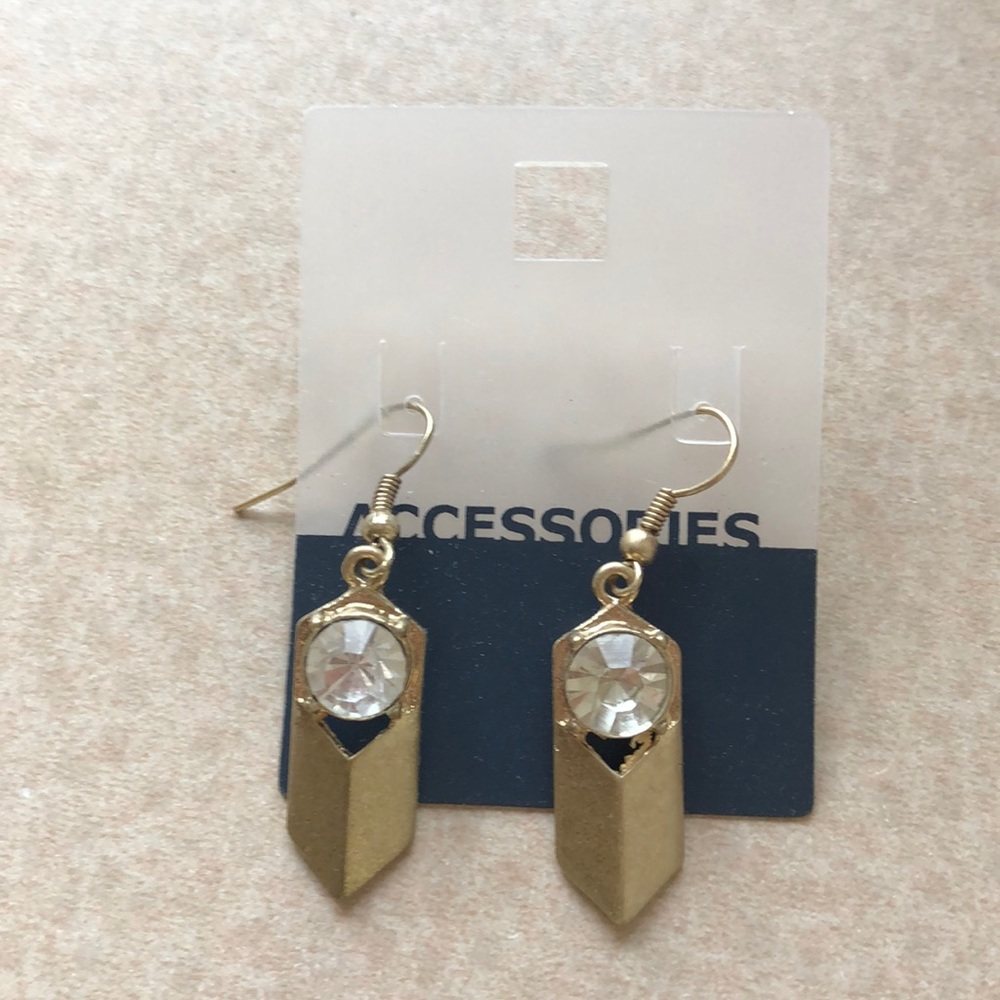 Gold pointed earrings